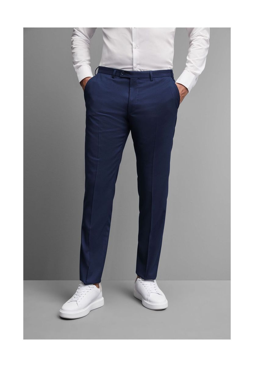 Schmal geschnittene Stoffhose