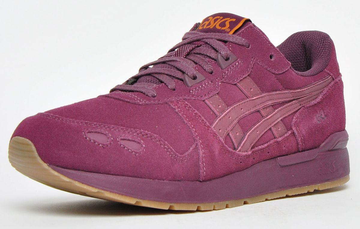 Klassische Low-Top Wildleder Sneaker