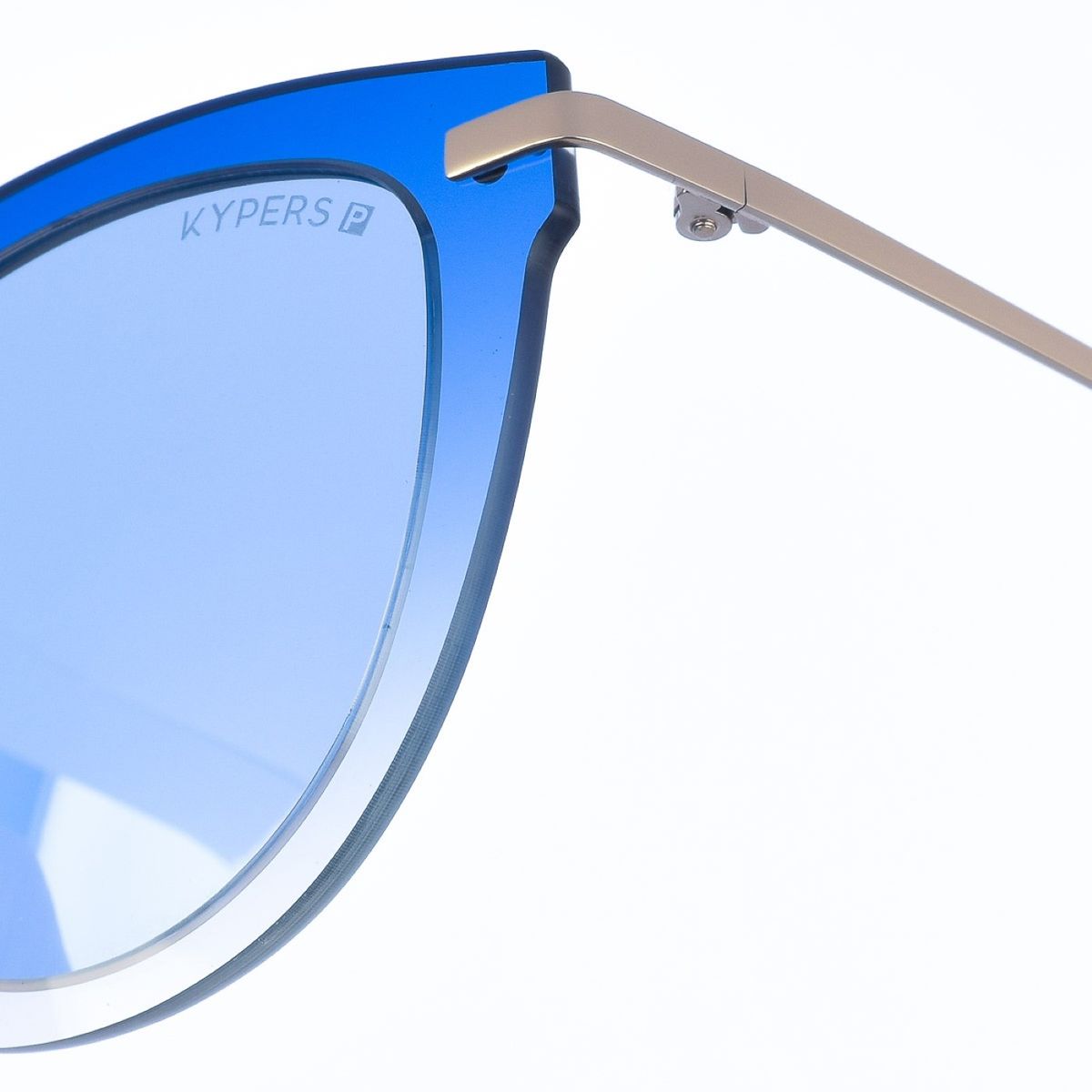 Ovale Sonnenbrille mit blauen Gläsern