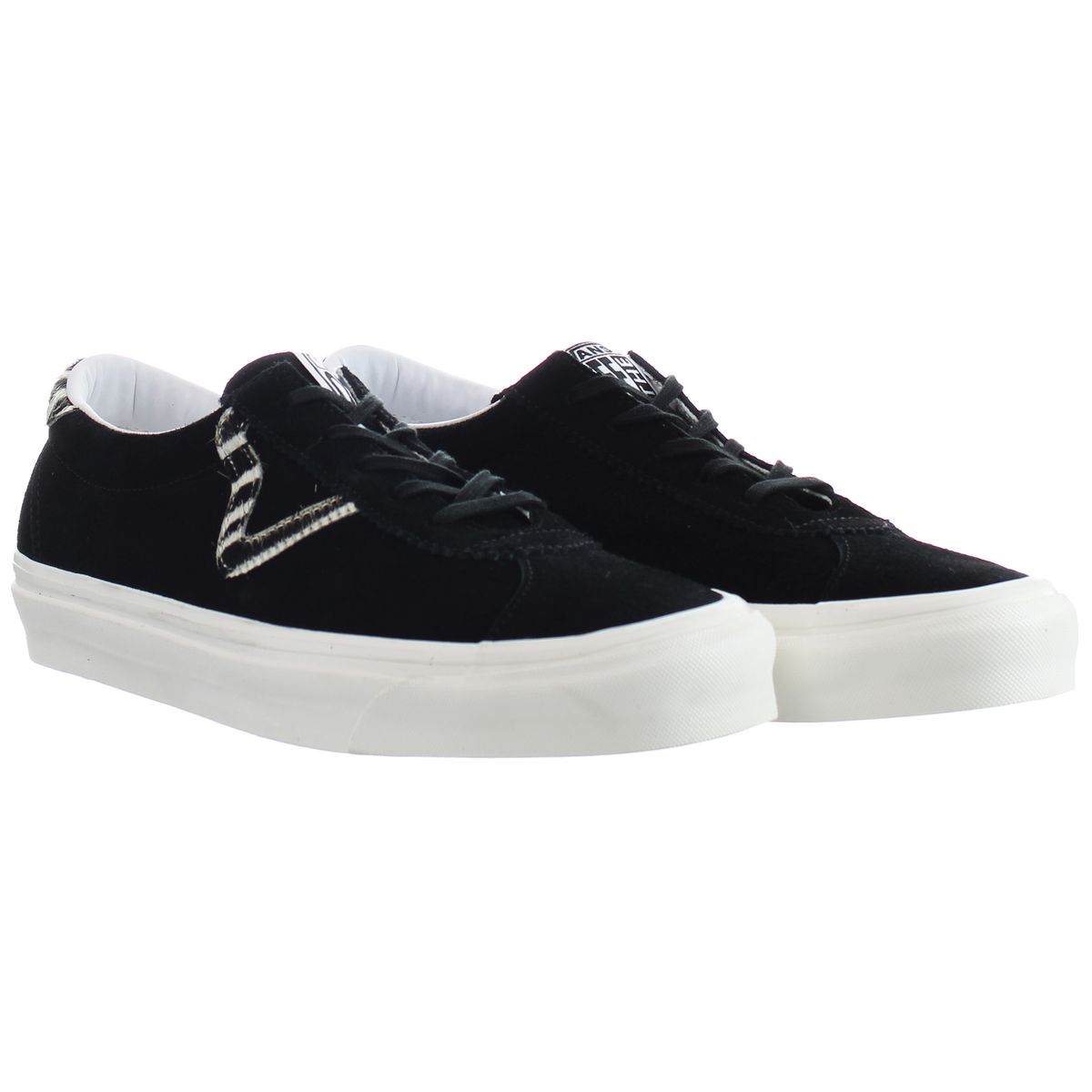 Wildleder-Sneaker mit Zebra-Akzenten