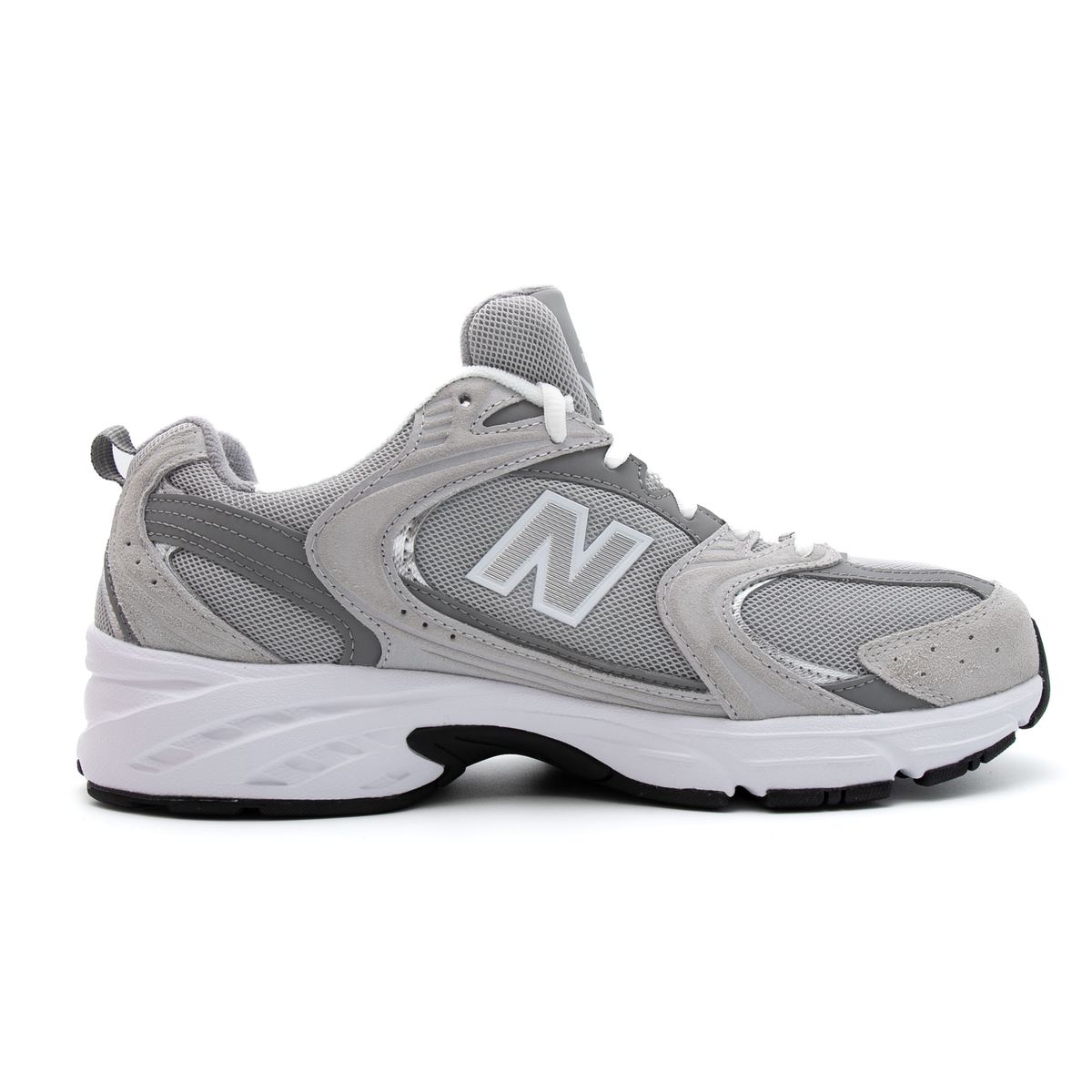 Klassische Mesh- und Leder-Sneaker