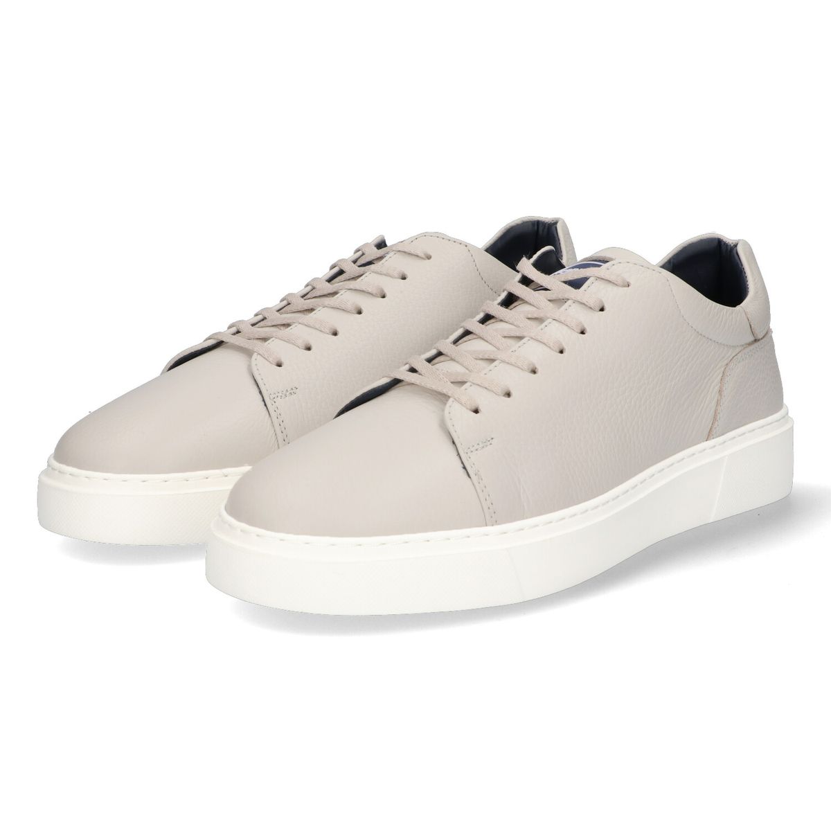 Minimalistische Sneaker aus Narbenleder
