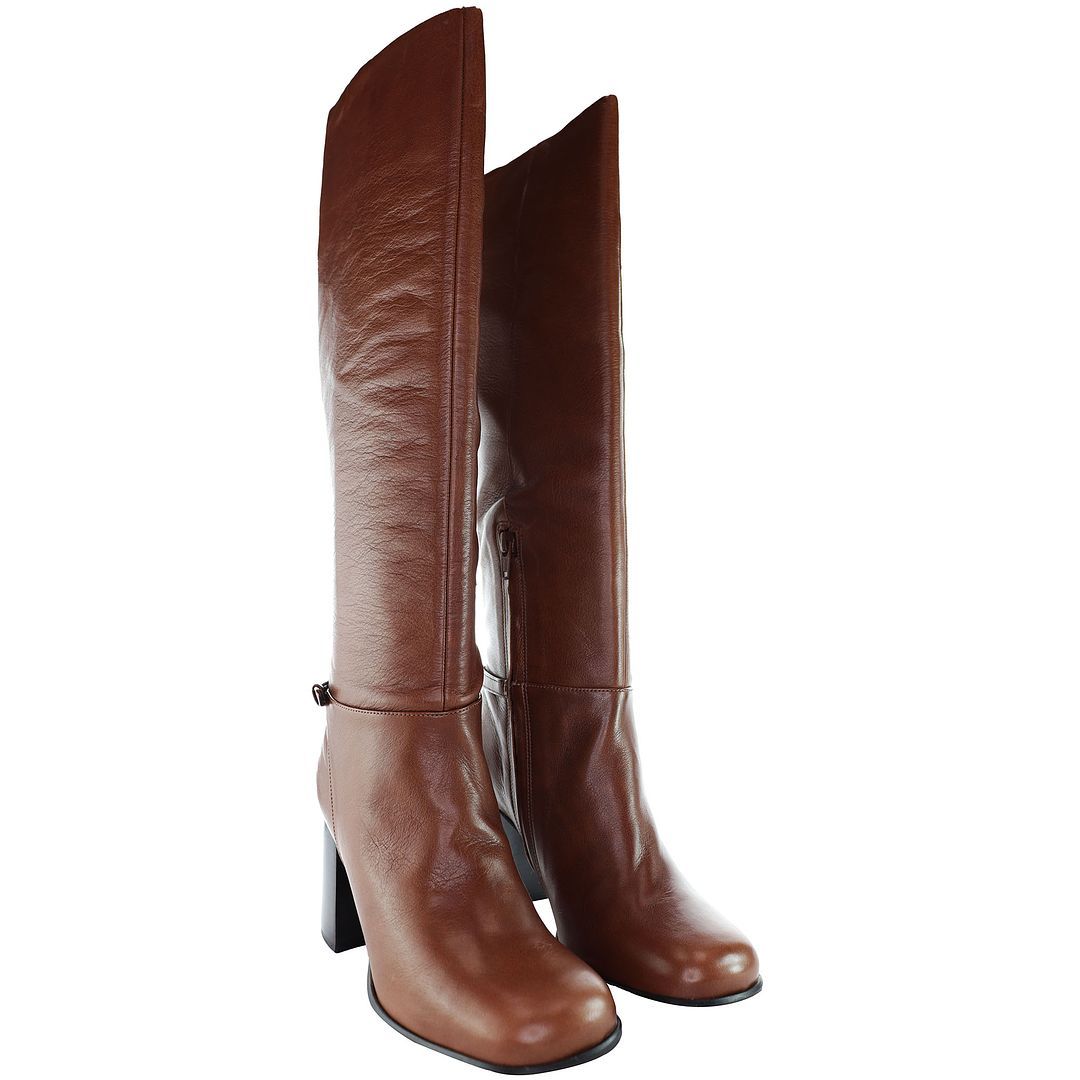 Kniehohe Lederstiefel mit Blockabsatz