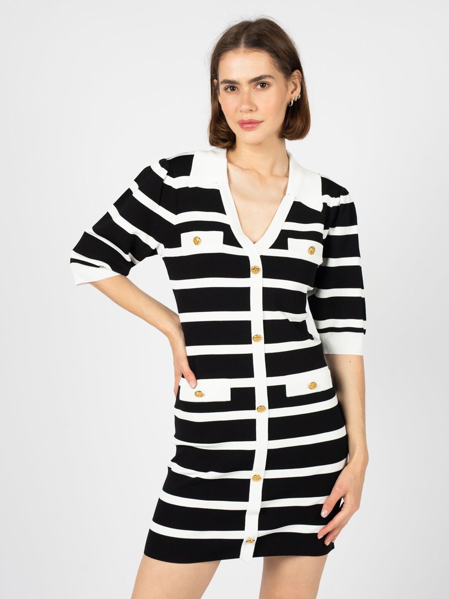Gestreiftes Strickkleid mit Knöpfen