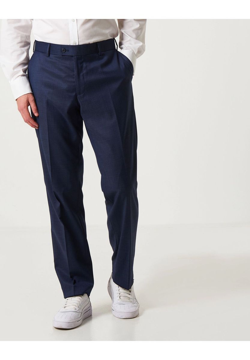 Klassische marineblaue Stoffhose