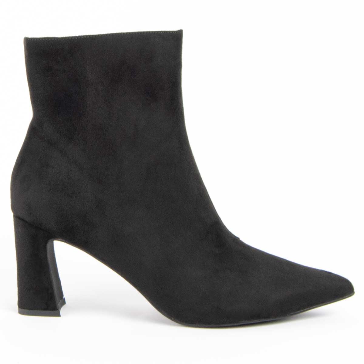 Schwarze Stiefeletten mit spitzer Zehenpartie