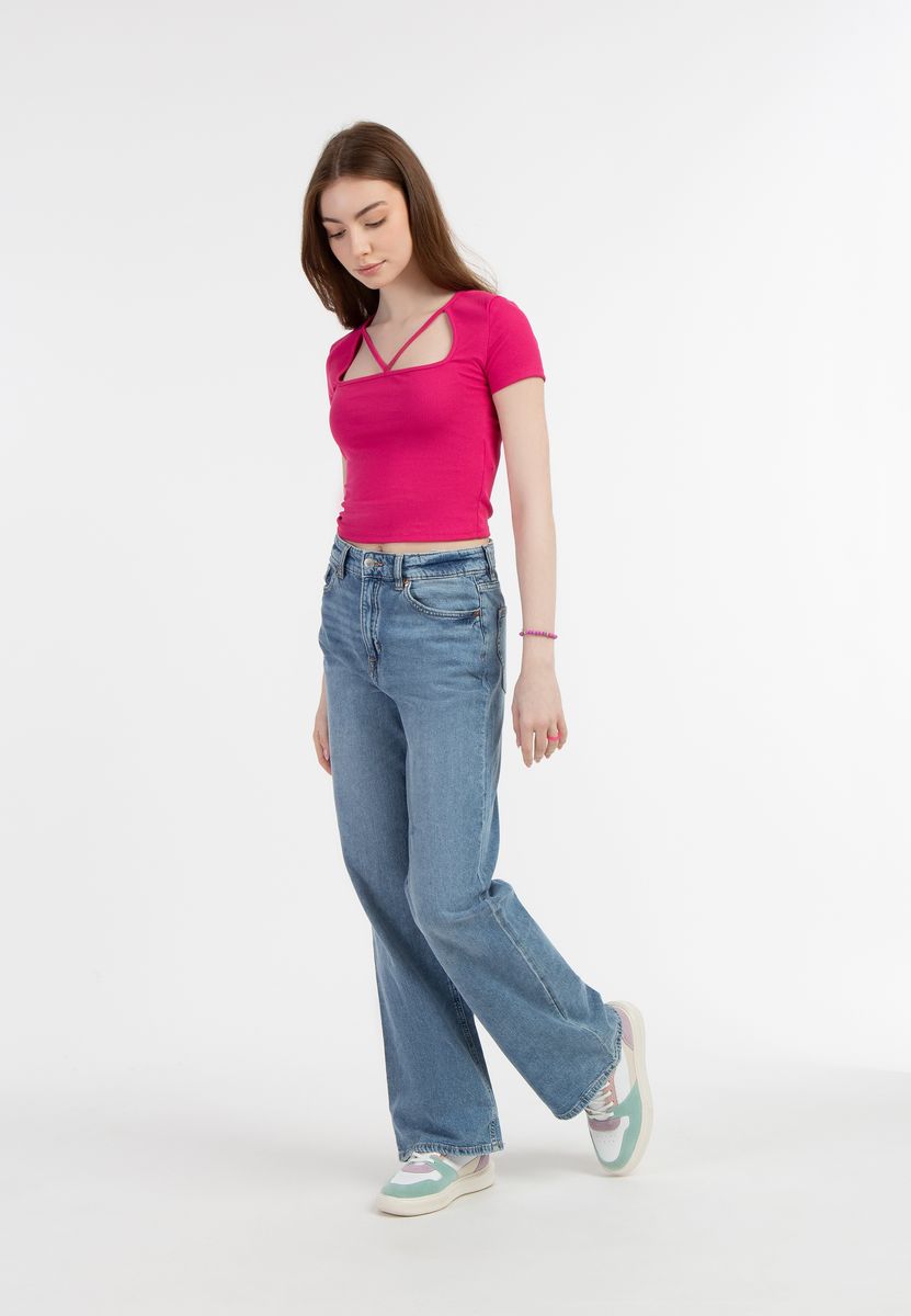 Rippstrick-T-Shirt mit Cut-out-Ausschnitt