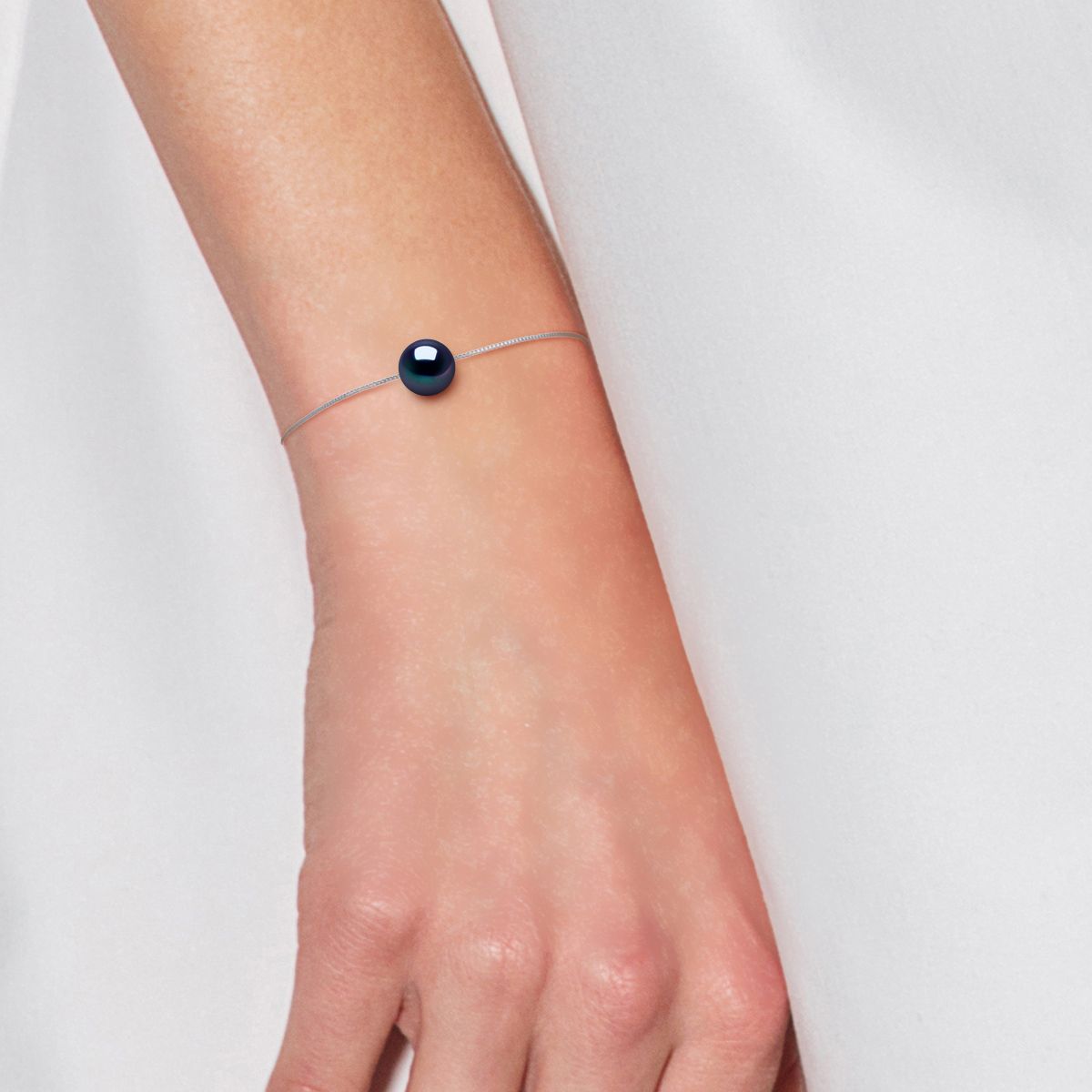 Elegantes Armband mit Einzelperle