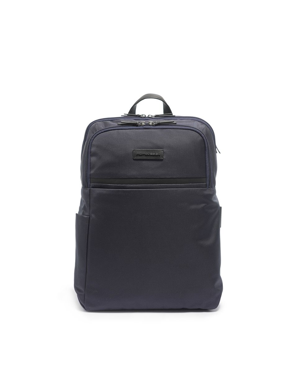 Moderner Nylonrucksack mit Laptopfach
