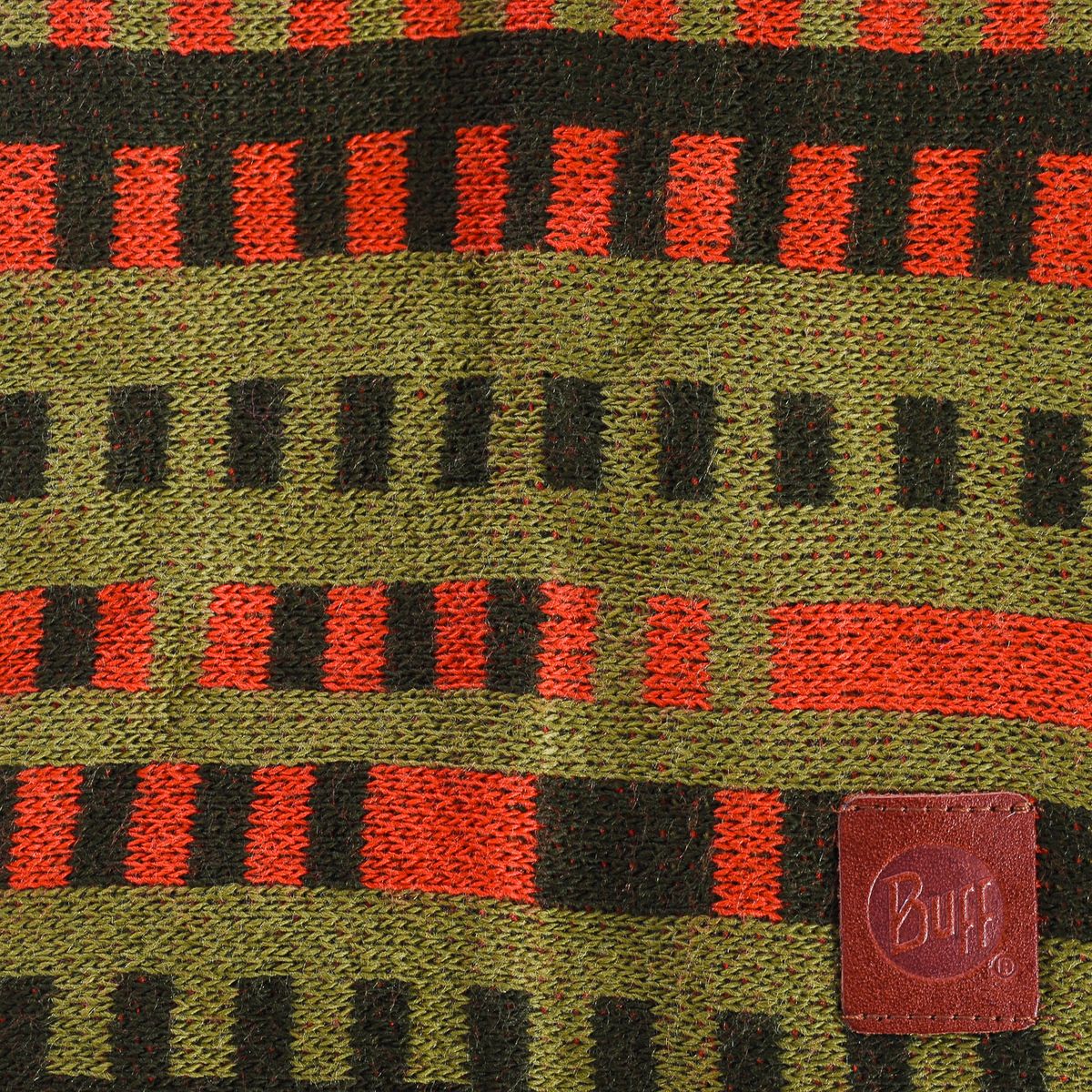Gestrickter Infinity-Schal mit Geometriemuster