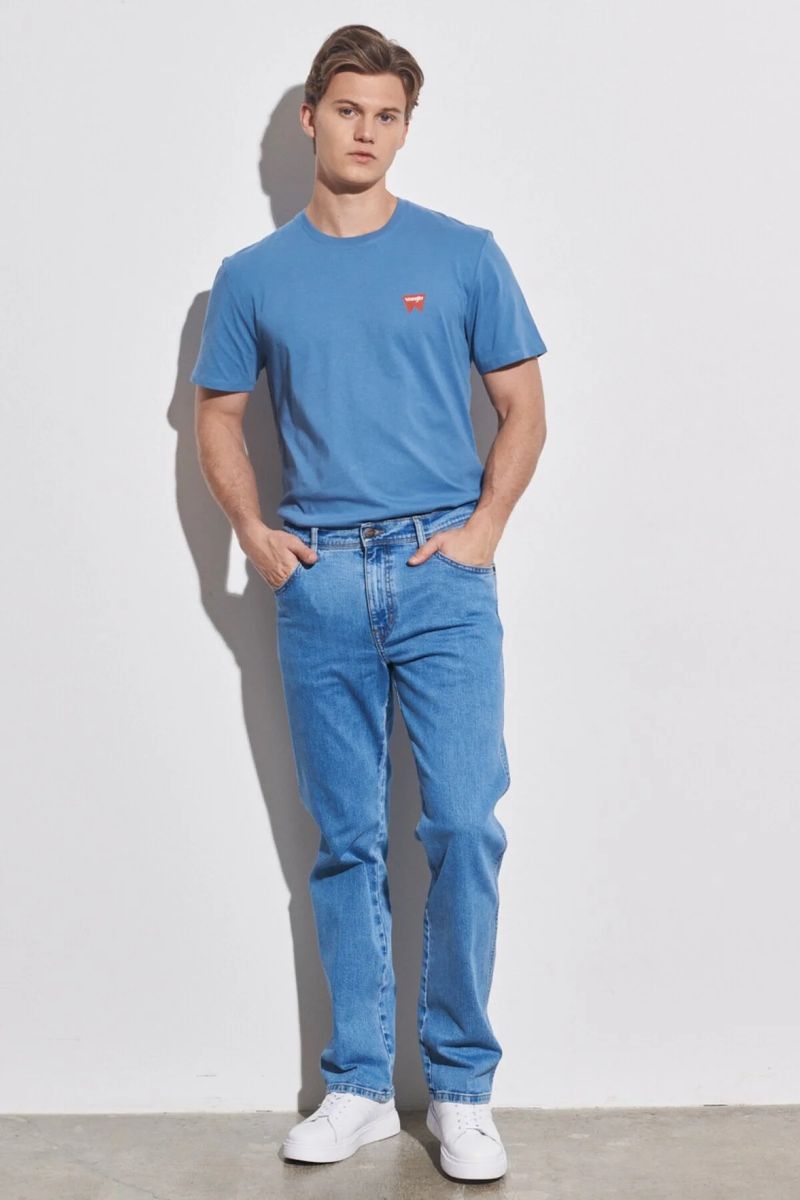 Jeans mit geradem Bein in heller Waschung