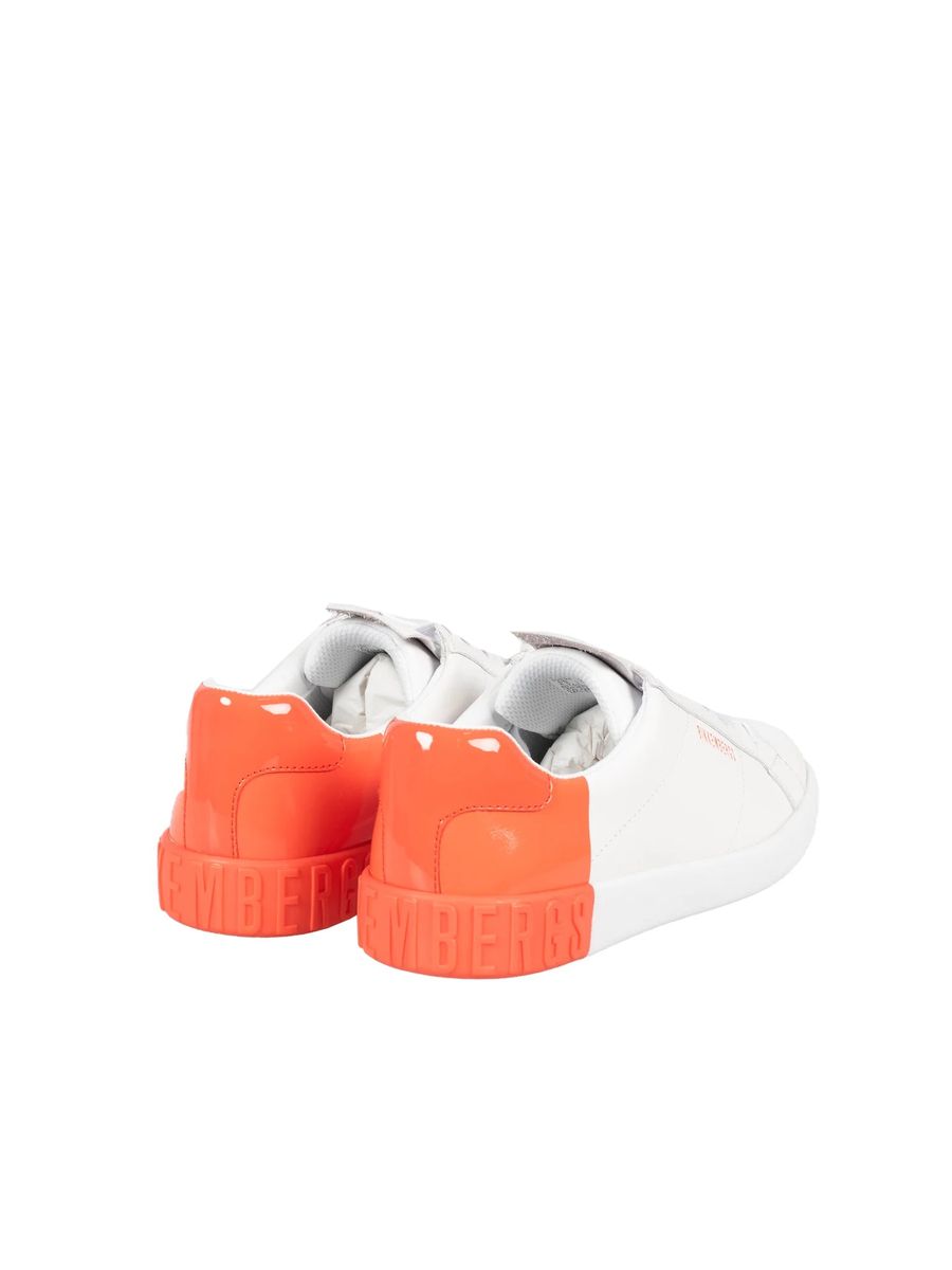 Moderne Slip-On Leder-Sneakers mit Akzenten