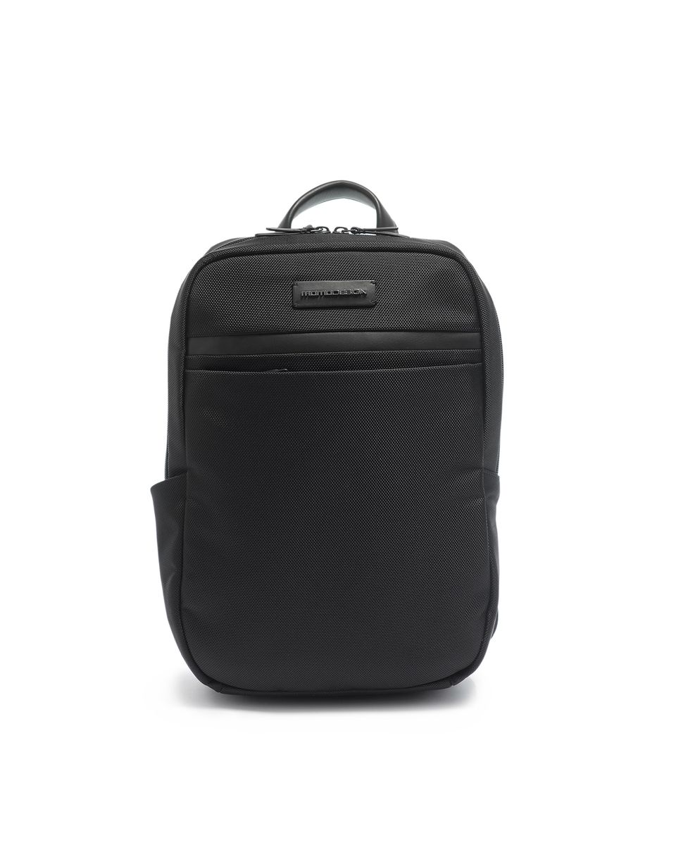 Minimalistischer schwarzer Rucksack aus Funktionsgewebe