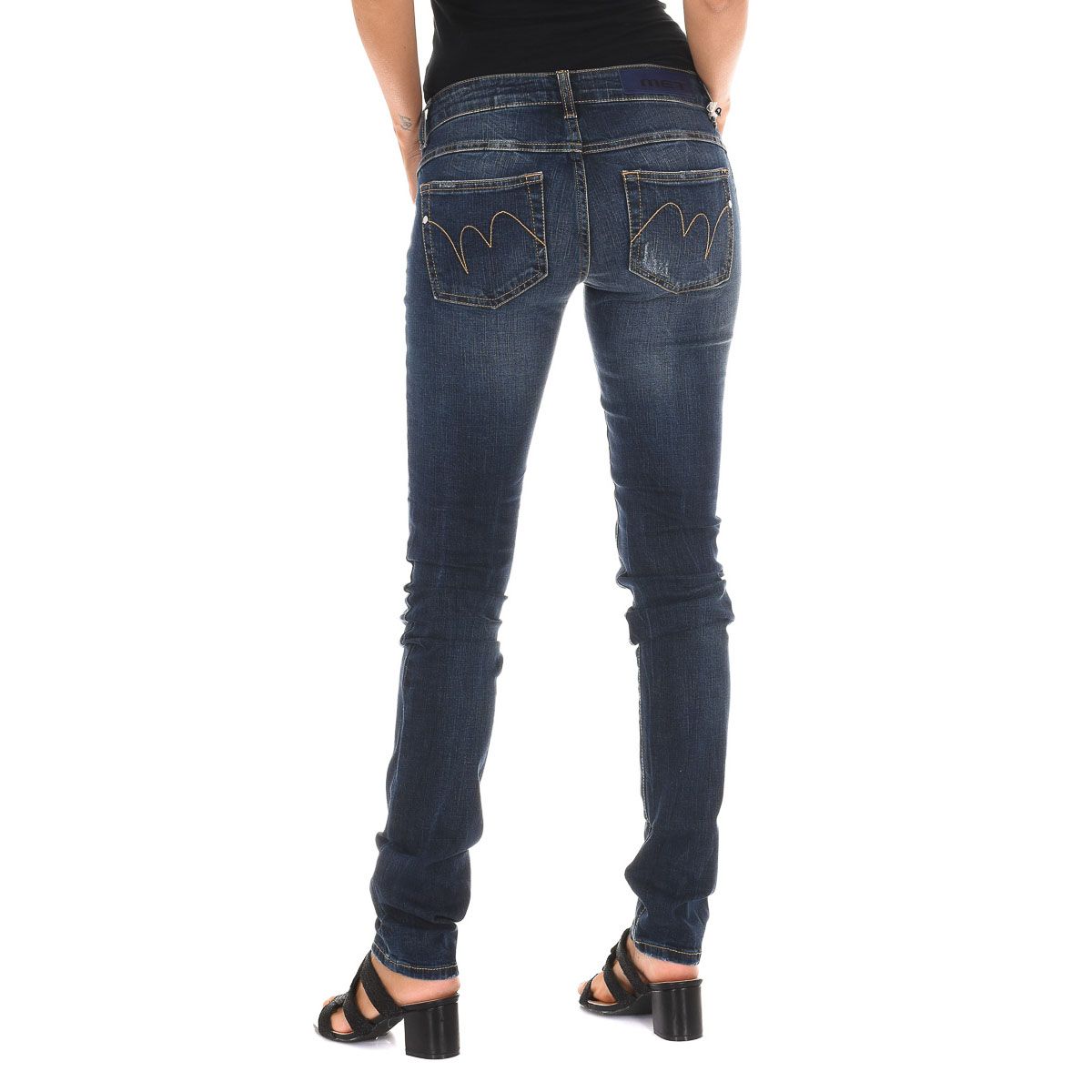 Eng geschnittene Jeans mit Destroyed-Effekten