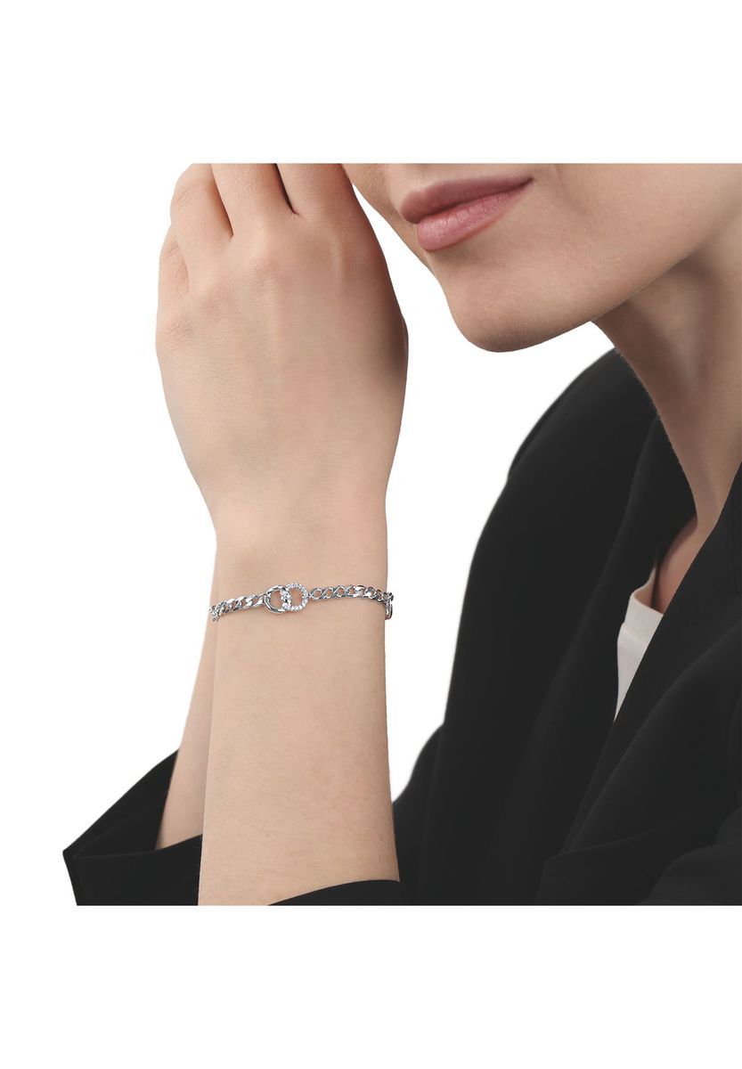 Funkelndes Silberkettenarmband mit Anhängern