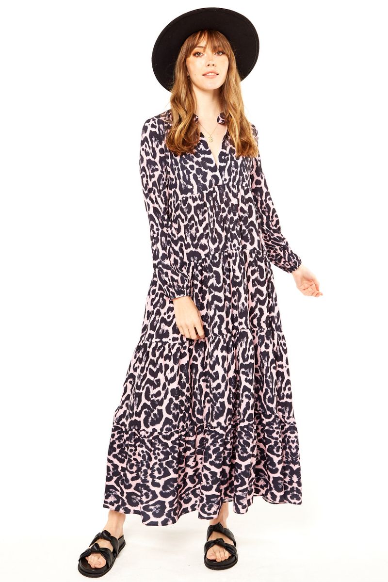 Gestuftes Maxikleid mit Tiermuster