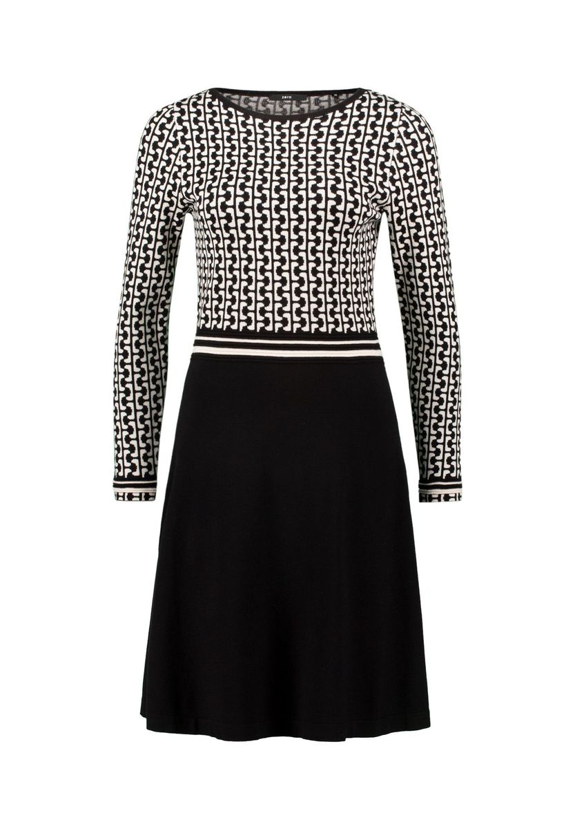Gemustertes Strickkleid mit langen Ärmeln