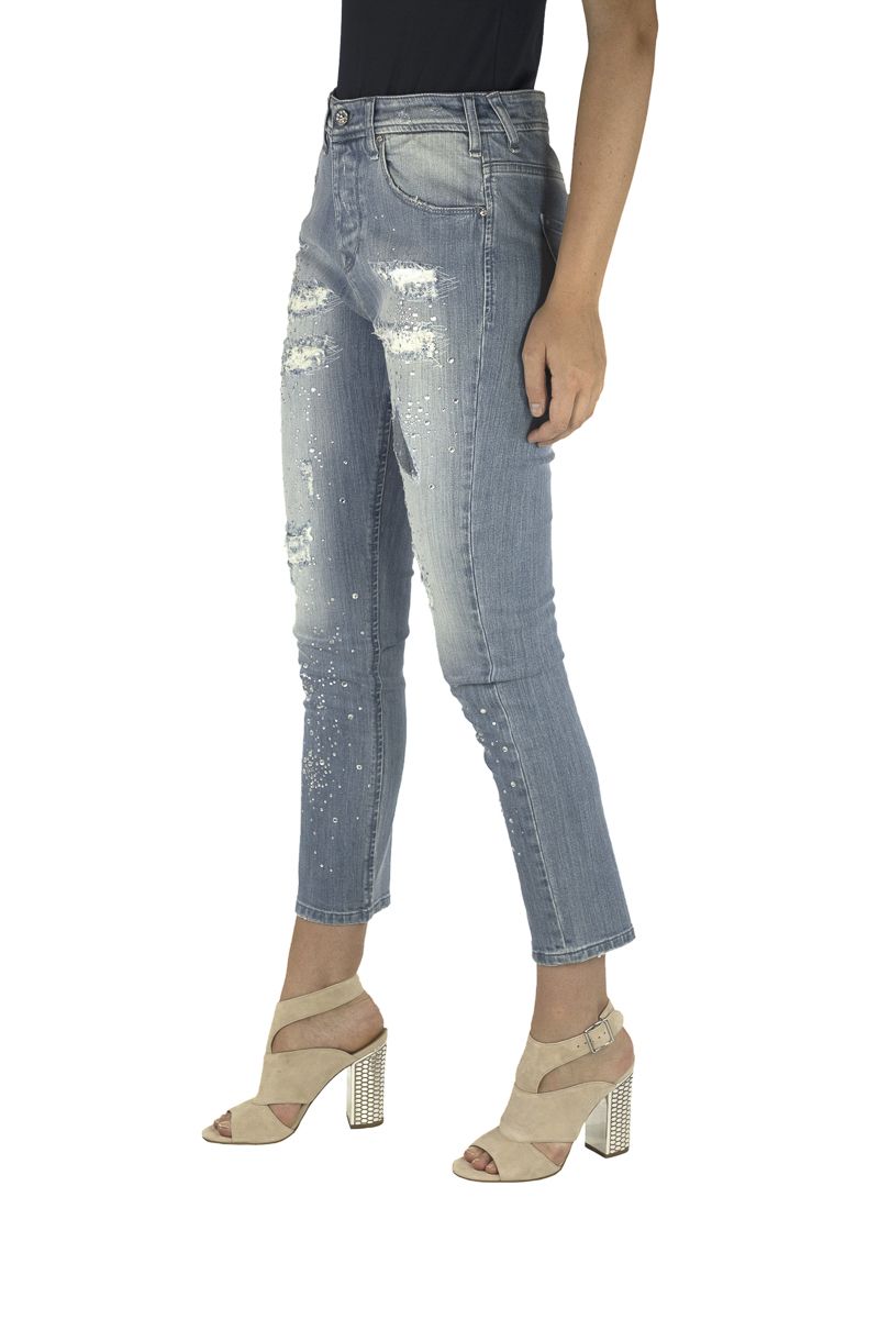 Verzierte Slim-Fit-Jeans im Distressed-Look