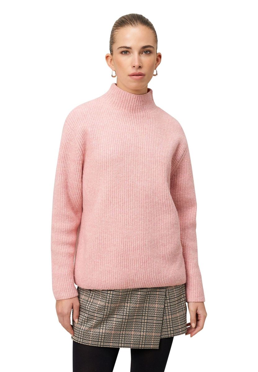 Gerippter Strickpullover mit Stehkragen