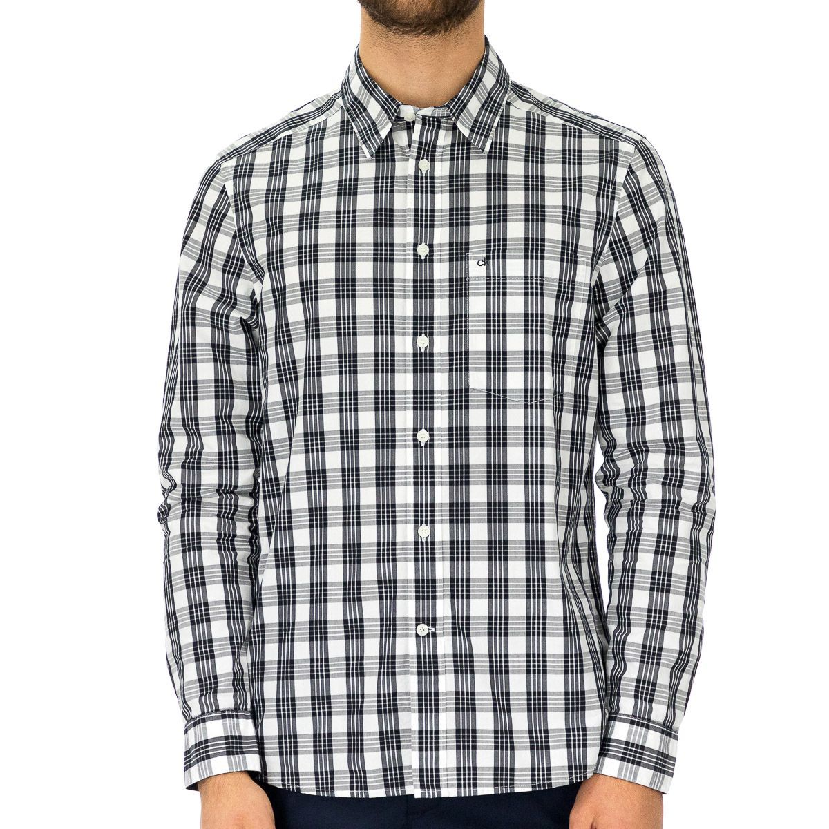 Klassisches kariertes Button-Down-Hemd