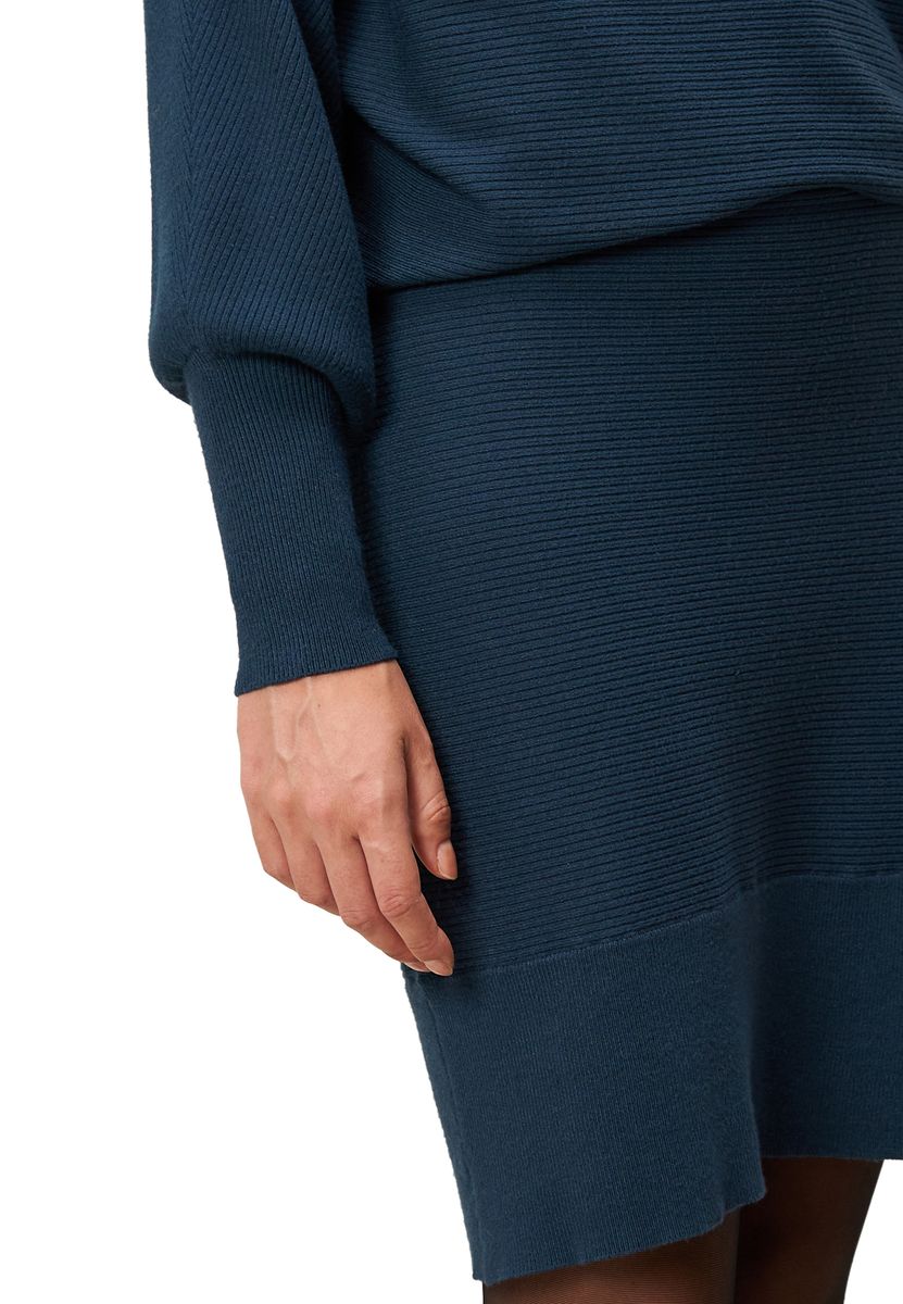 Elegantes gestricktes Minikleid