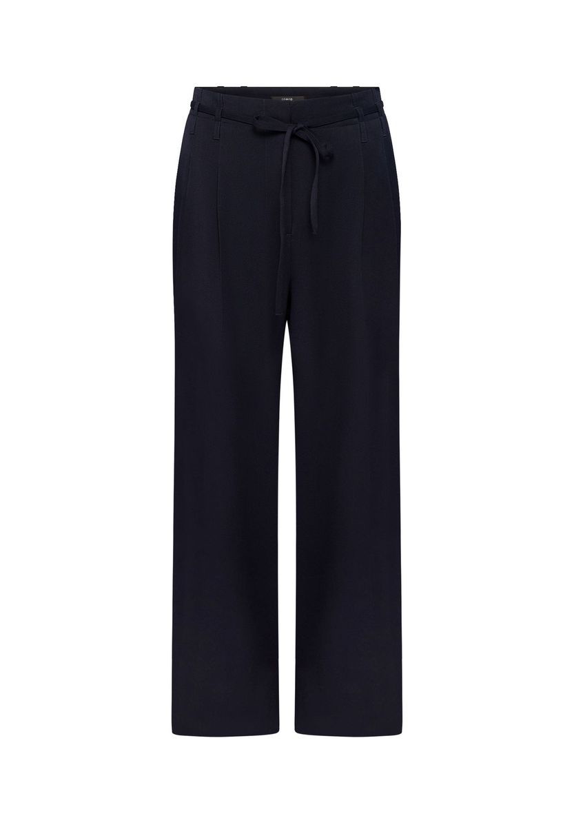 Weite, verkürzte Hose mit Bindegürtel