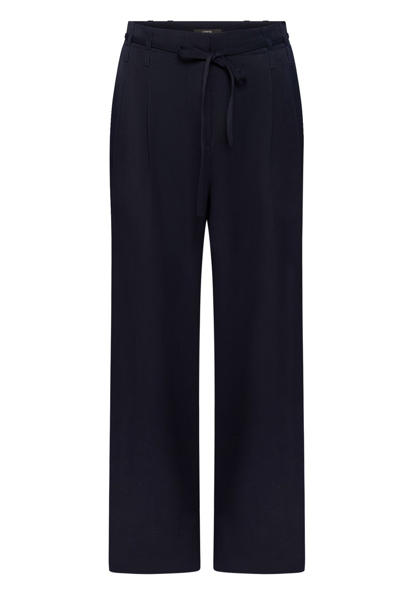 Weite, verkürzte Hose mit Bindegürtel