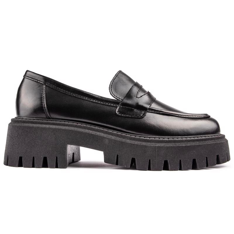 Klobige Penny Loafer mit Plateausohle