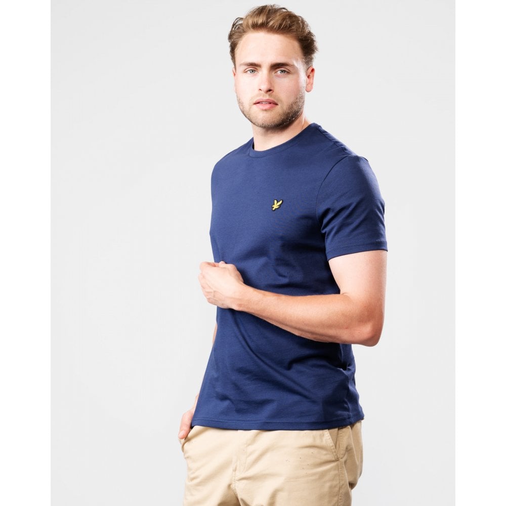 Klassisches einfarbiges T-Shirt mit Rundhalsausschnitt