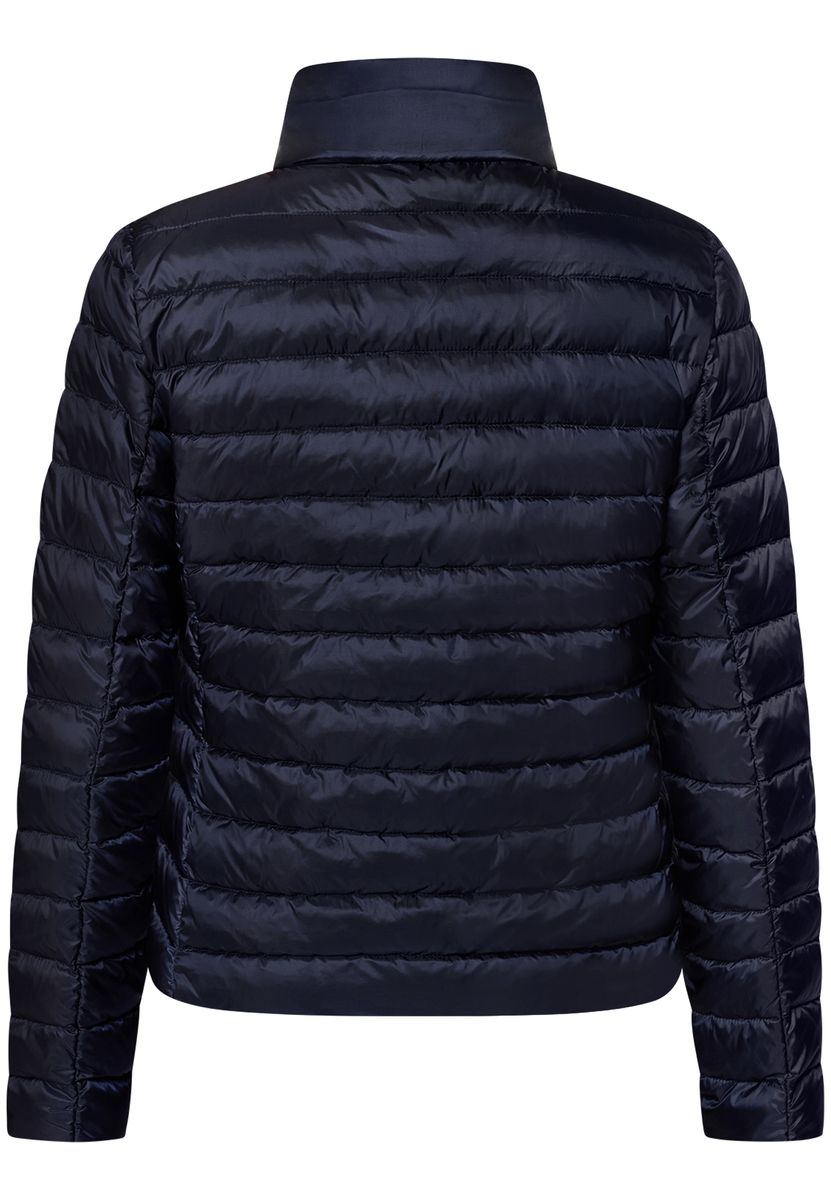 Figurbetonte Steppjacke mit Stehkragen