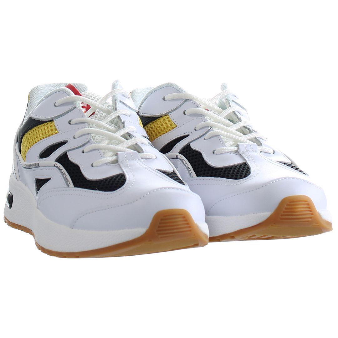 Retro-Sport-Sneaker mit Kontrast-Einsätzen