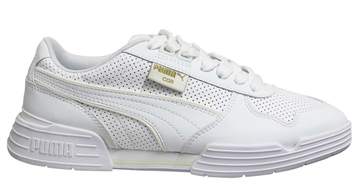 Saubere perforierte Leder Court Sneakers