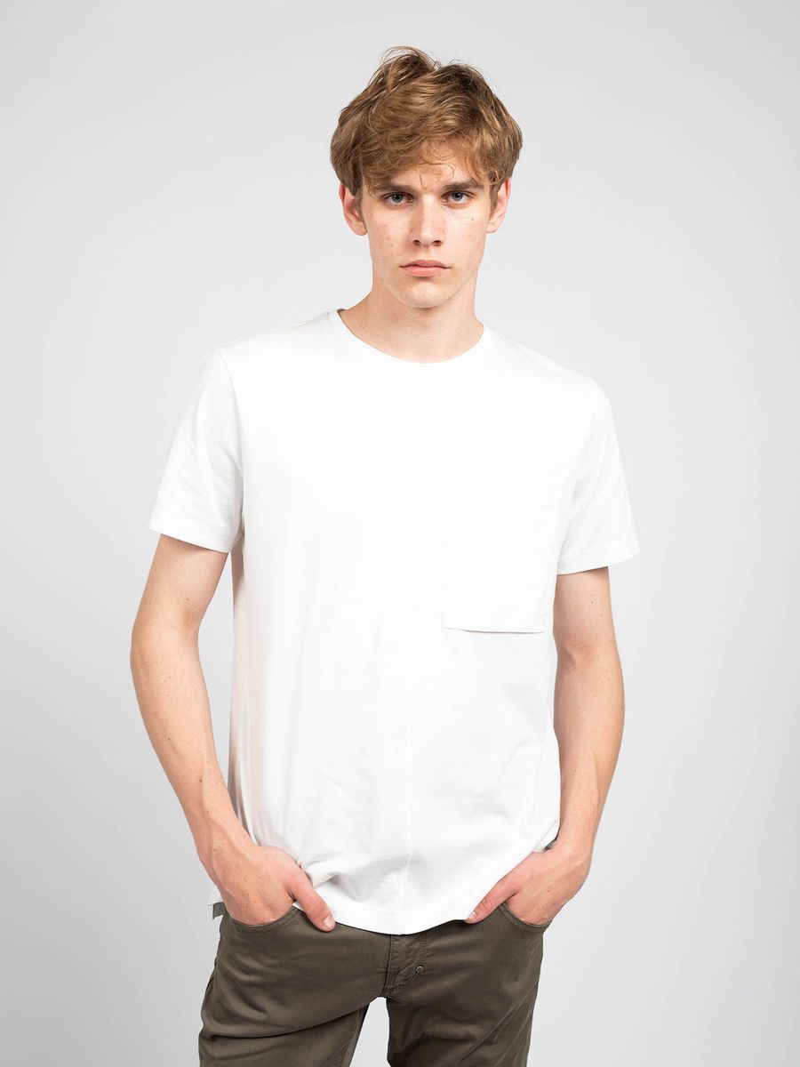 Minimalistisches Baumwoll-T-Shirt mit Tasche