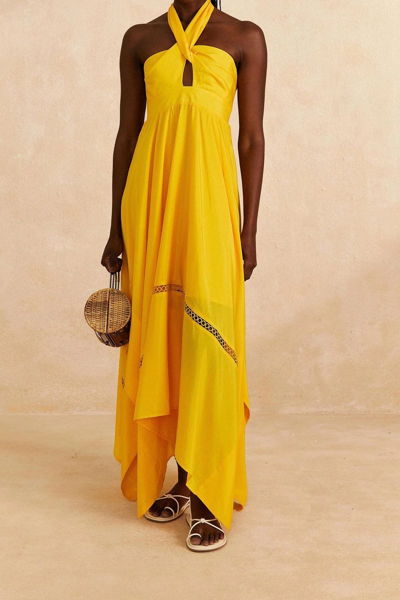 Fließendes, ärmelloses Neckholder-Maxikleid