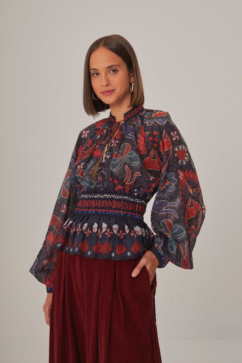 Bluse mit Blumenmuster, V-Ausschnitt und Smokbund