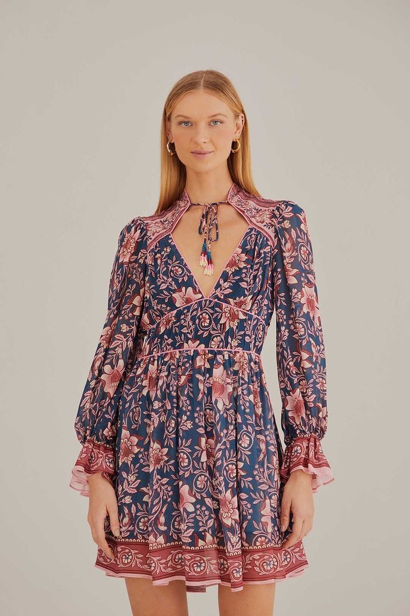 Mini-Kleid mit Blumenmuster und langen Ärmeln