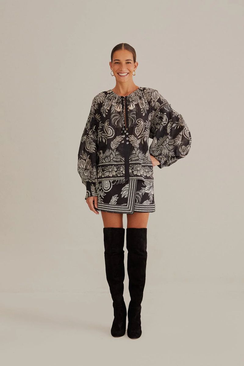 Schwarzer Minirock mit Paisley-Print