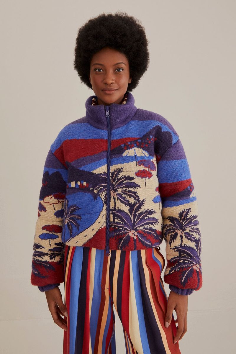 Strick-Pufferjacke mit tropischem Print