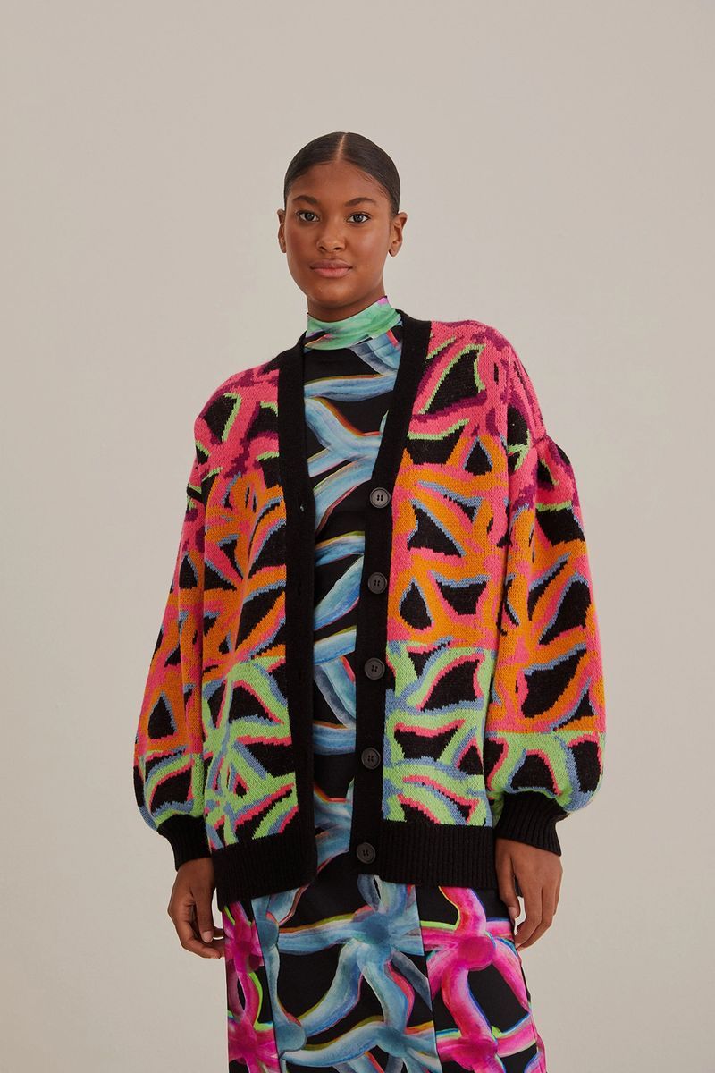 Strickjacke mit auffälligem Blumenmuster