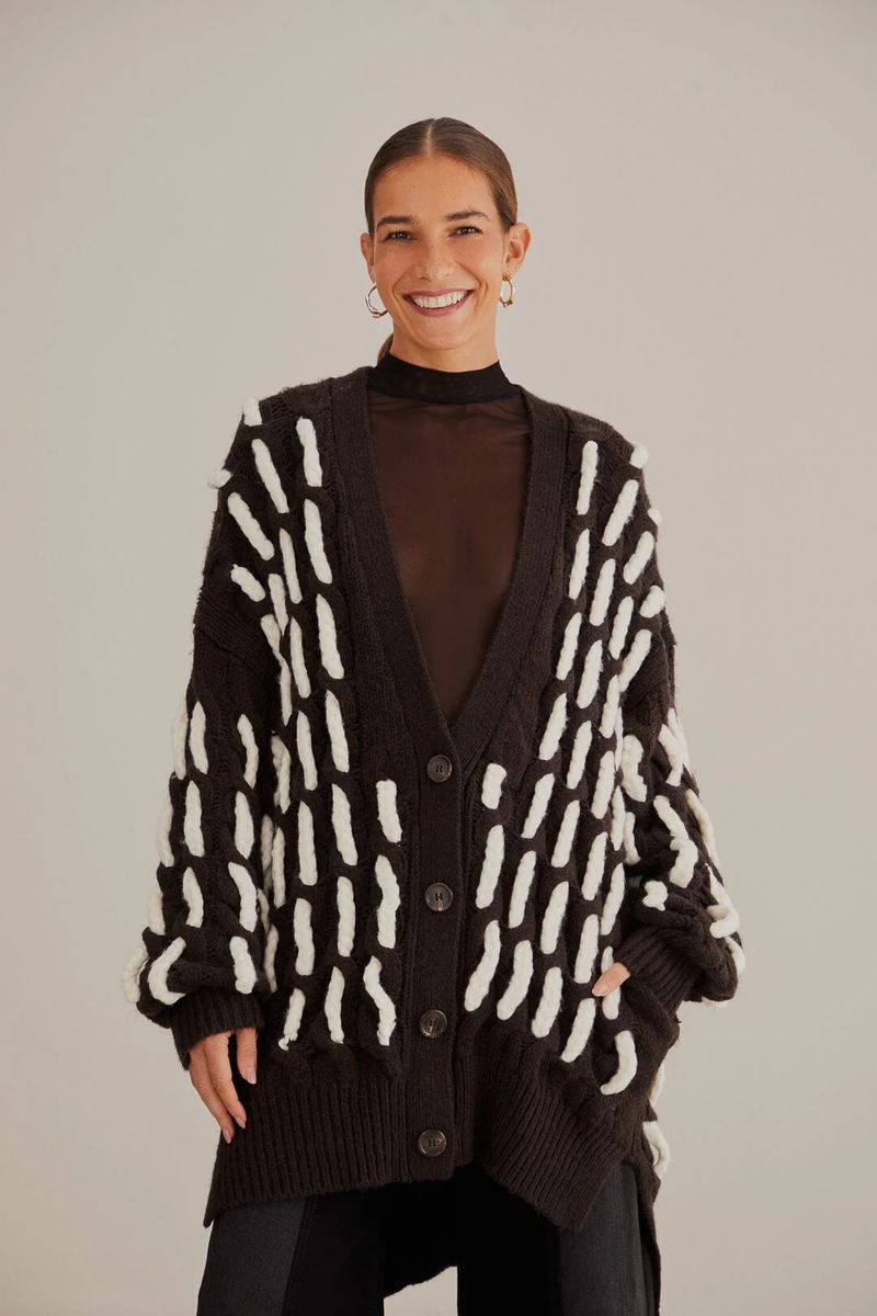 Strickjacke mit Textur und Knöpfen