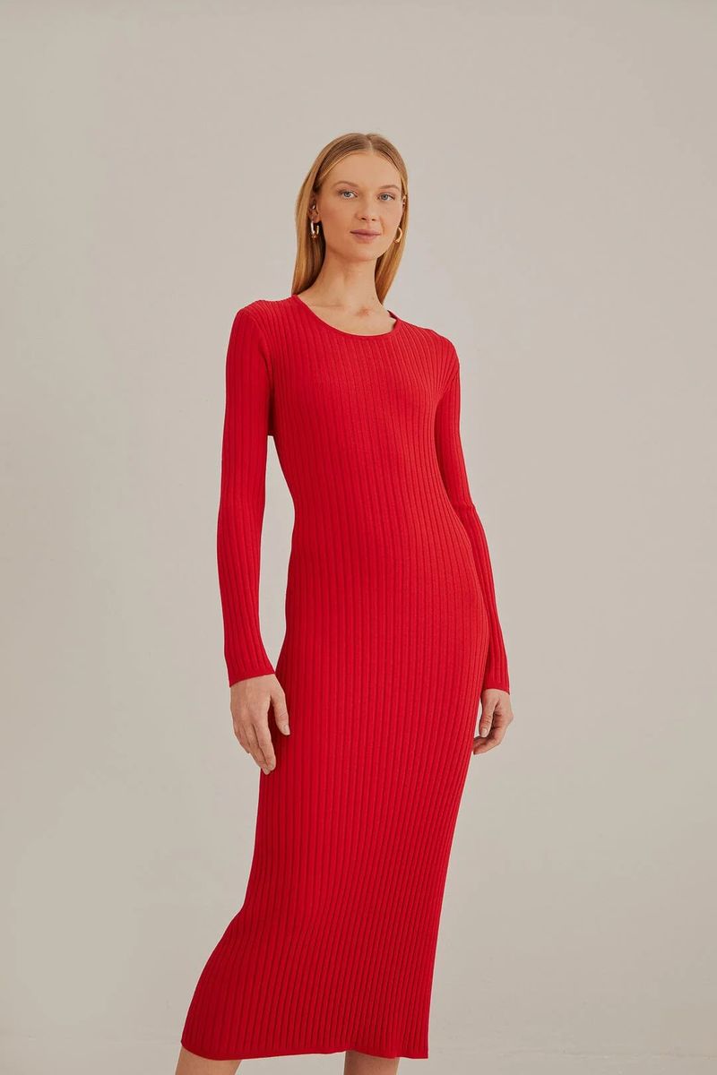 Rotes geripptes Strick-Midikleid