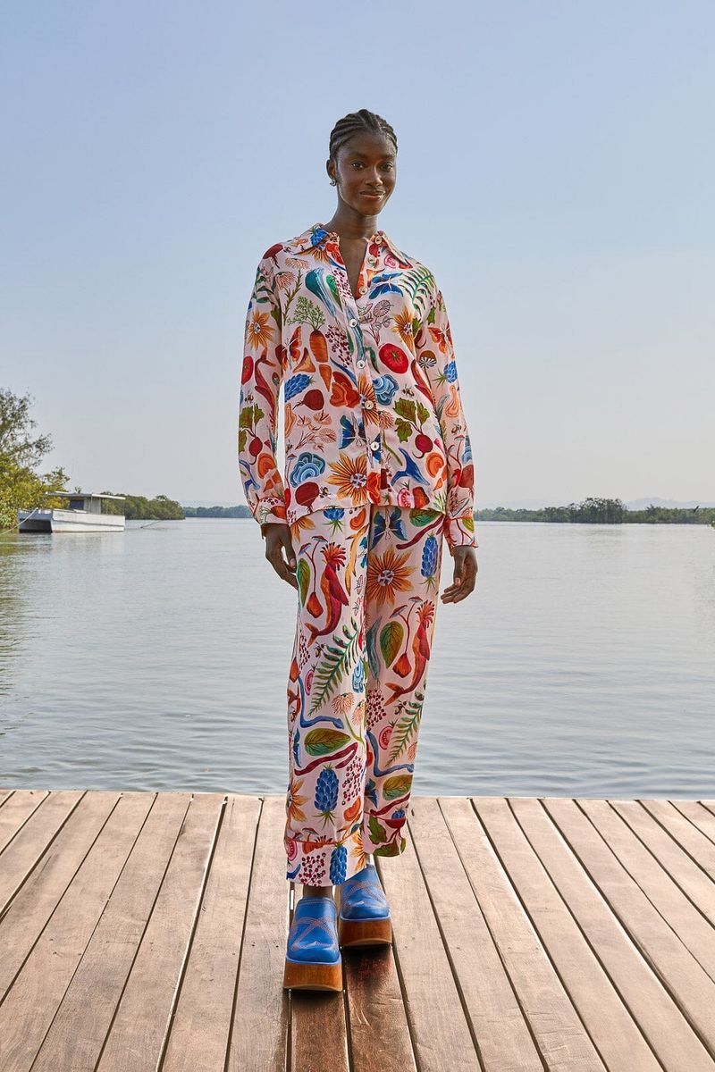 Helle Pyjamahose mit Bauernhofmuster
