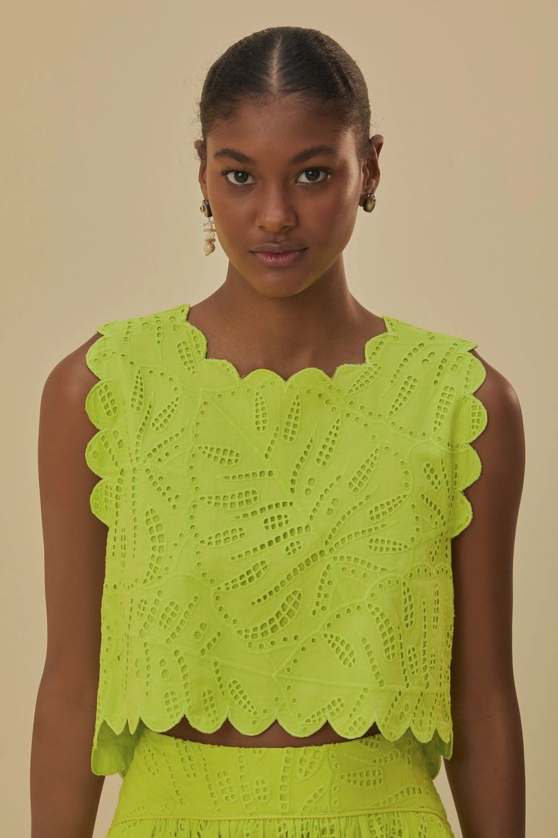 Gehäkeltes Crop-Top mit Muschelsaum
