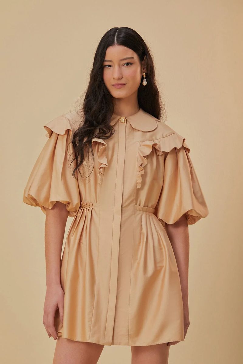 Beiges Mini-Kleid mit Rüschenkragen