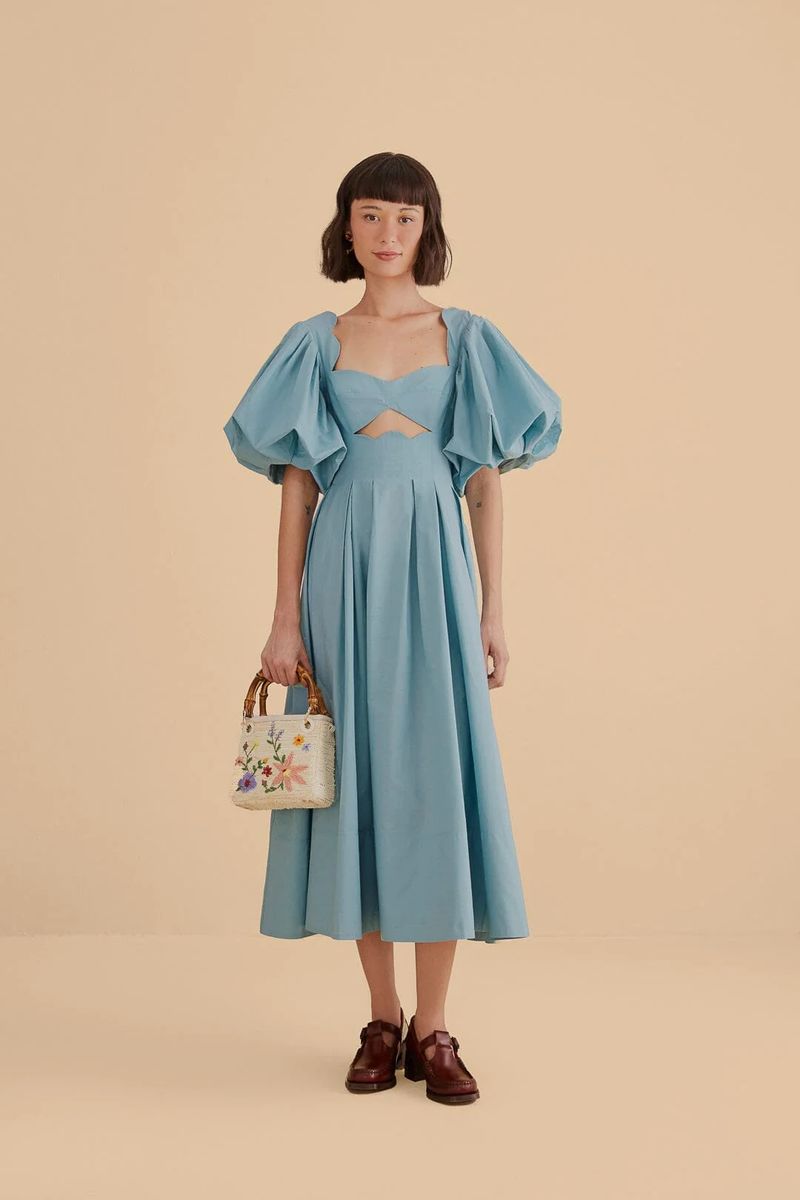 Blaues Midikleid mit Cut-Out-Oberteil
