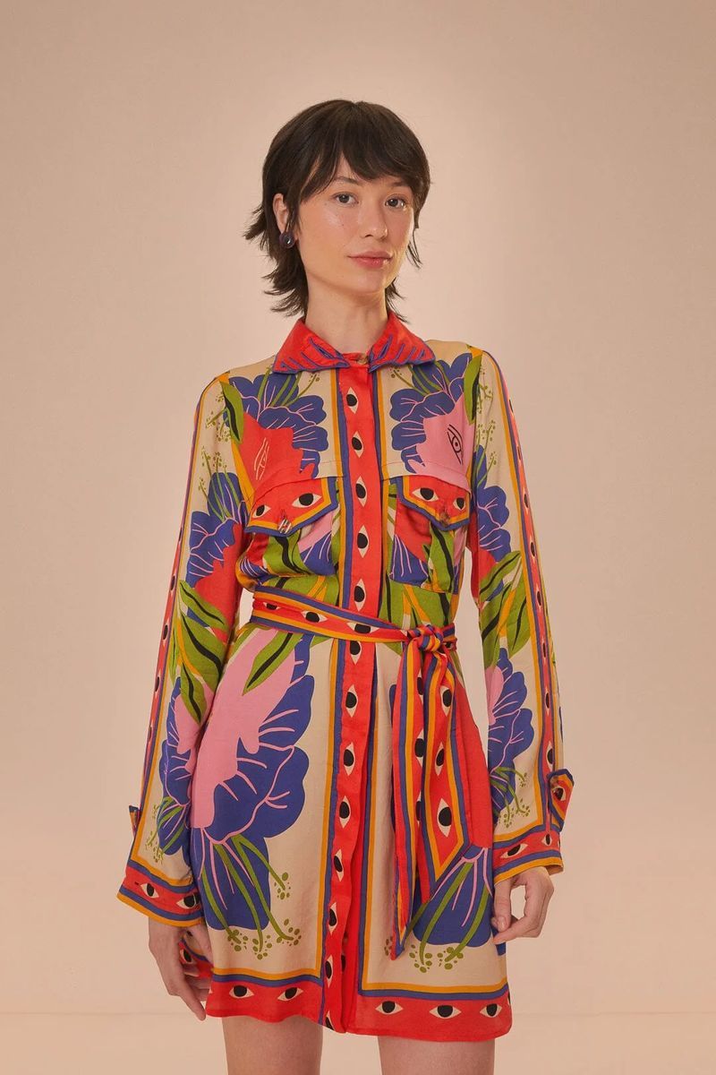 Lebhaftes Mini-Kleid mit floralem Schal-Print