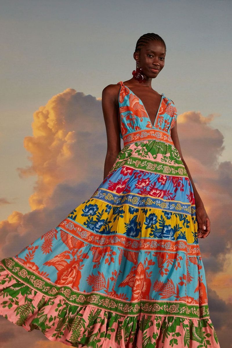 Geblümtes gestuftes Midi-Kleid aus Baumwolle