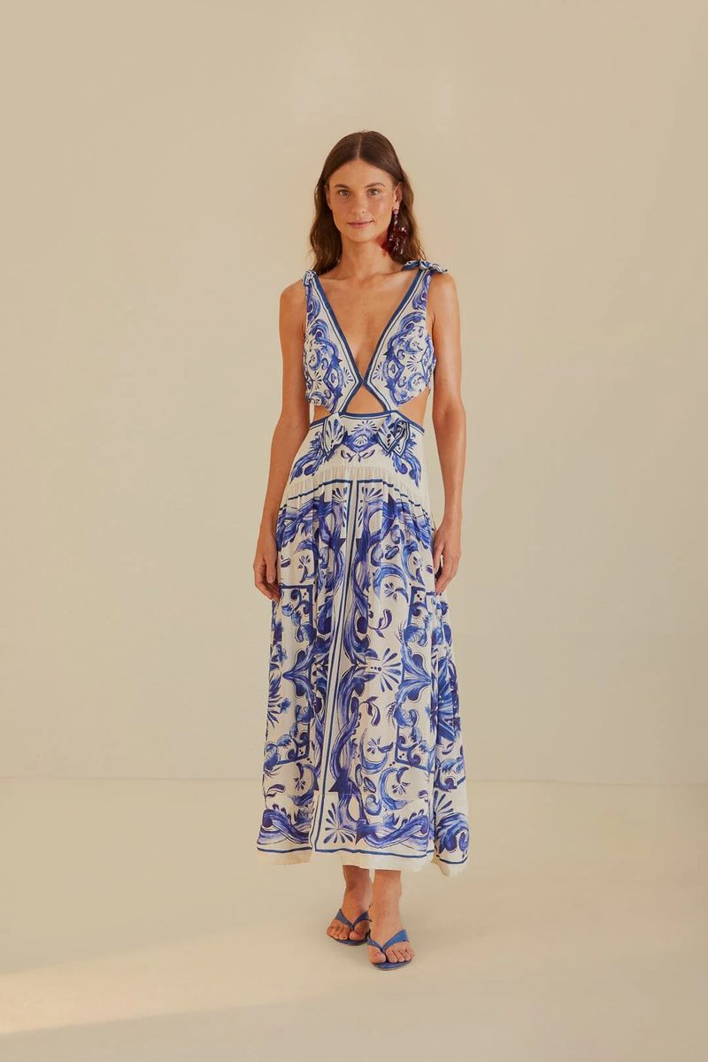 Maxi-Kleid mit blau-weißem Fliesenmuster