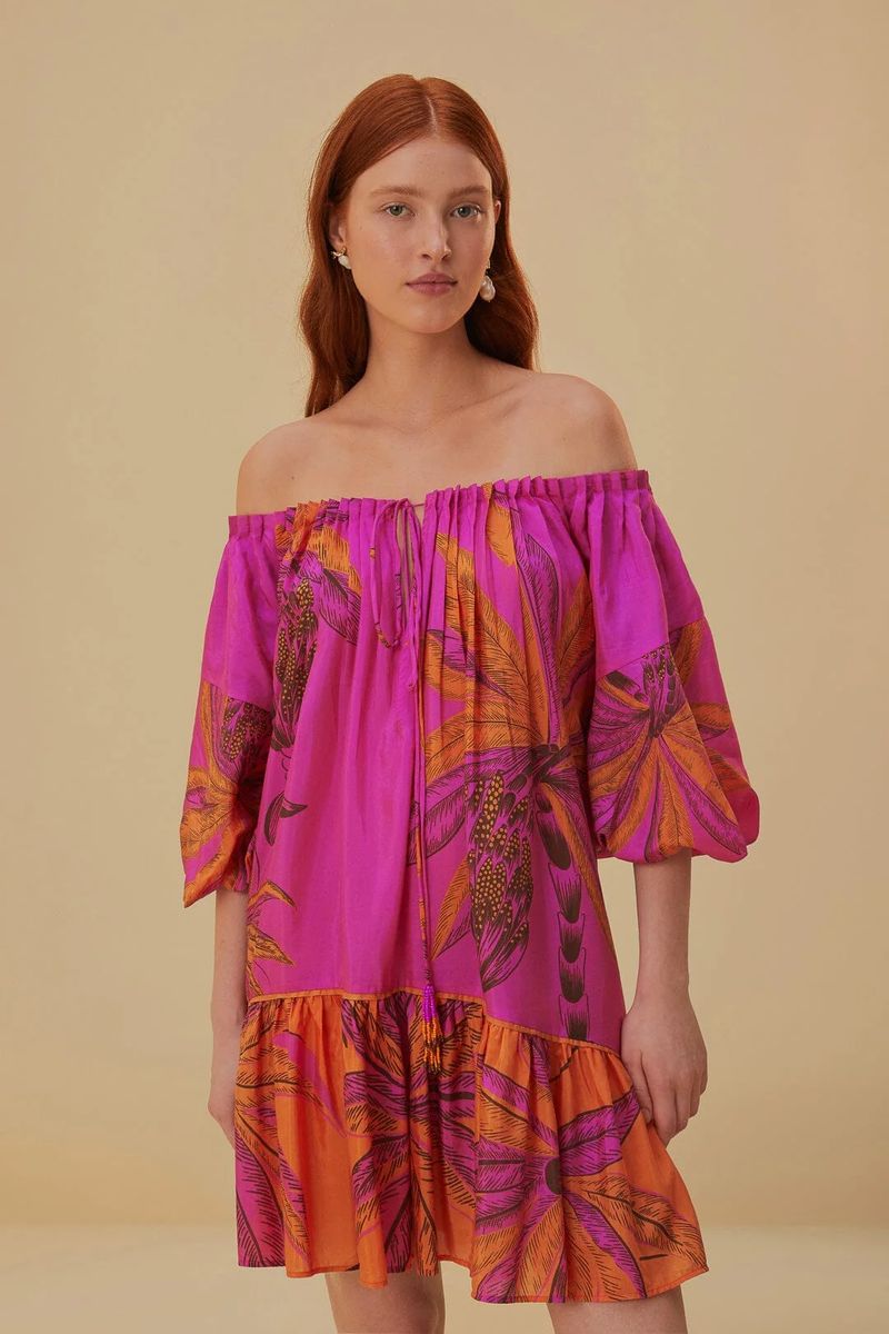 Pinkes schulterfreies Kleid mit tropischem Druck