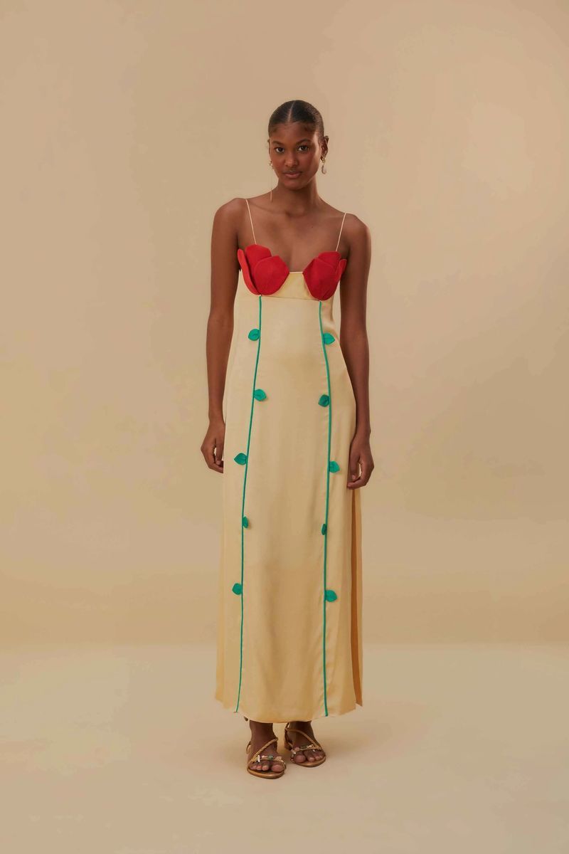 Maxikleid mit Blumenapplikation und Schlitz